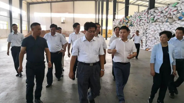 湖南省副省长隋忠诚调研贵太太，称赞贵太太助力产业扶贫，并鼓励贵太太争做行业标杆